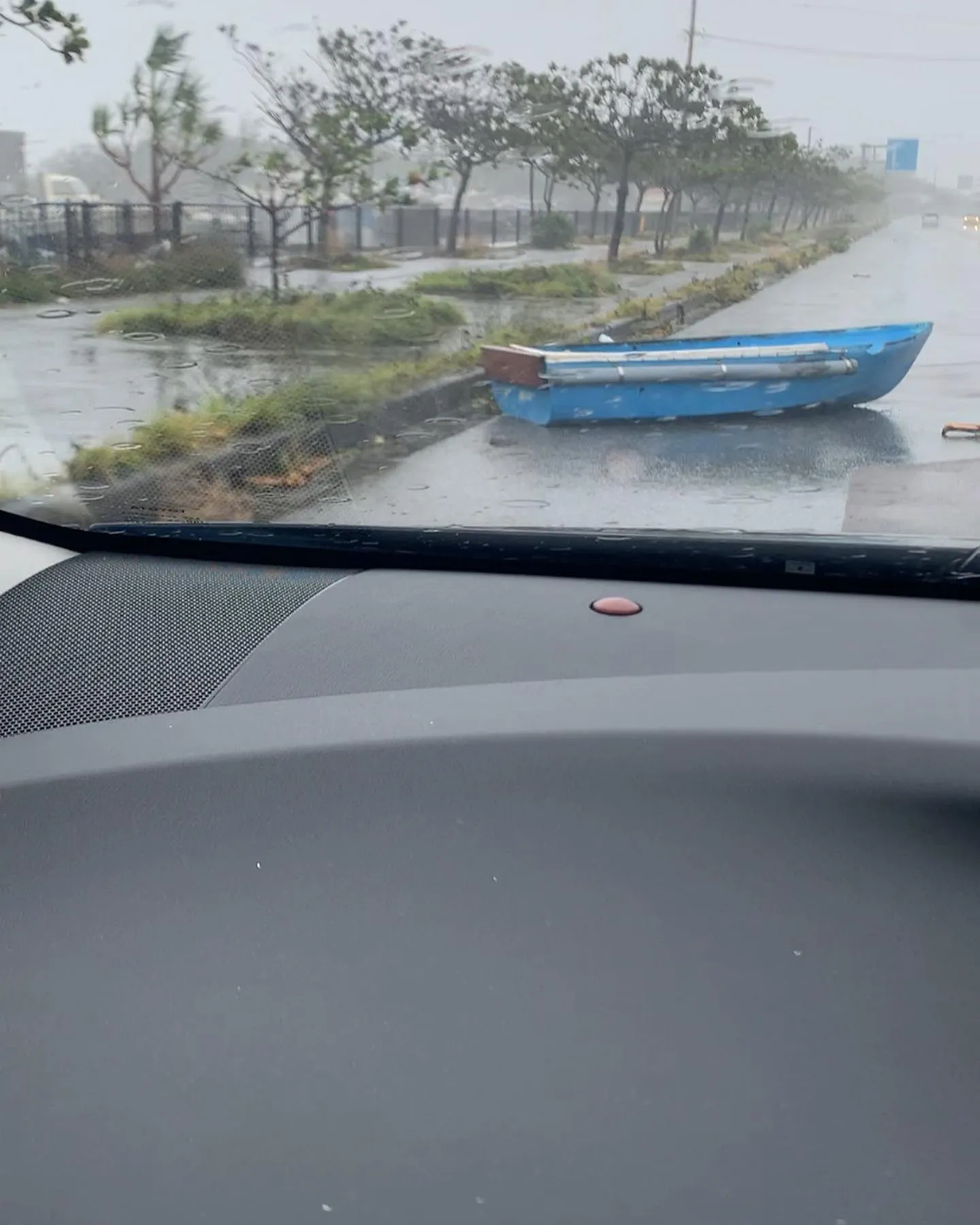沖縄に直撃した台風6号恐ろしい💦